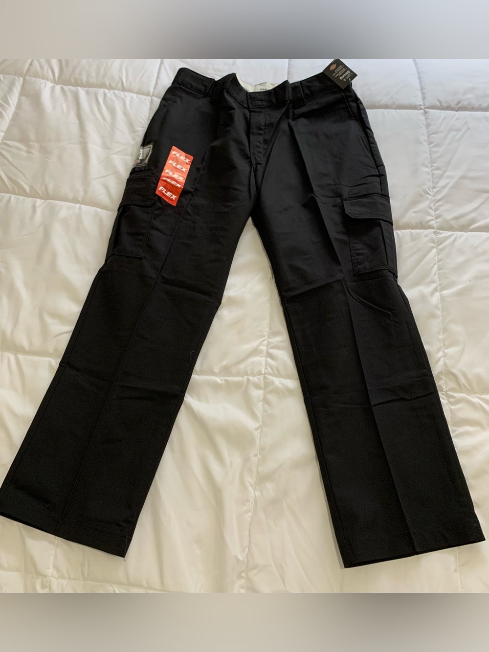 NWTs Dickies cargo pants Size 40